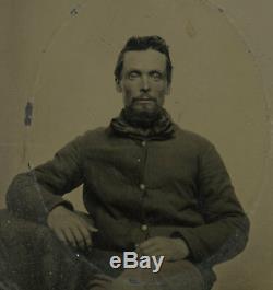 1/6 Plate Civil War Tintype of Confident Union Soldier Wearing Large Cravat