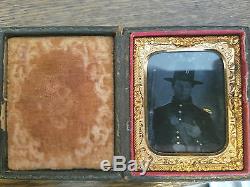 1/9 Plate Civil War Ambrotype of Armed Union Soldier with gilted buttons and plate