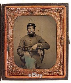 1860's CIVIL WAR 1/6 PLATE TINTYPE PHOTOGRAPH OF A UNION SOLDIER with HAND TINTING