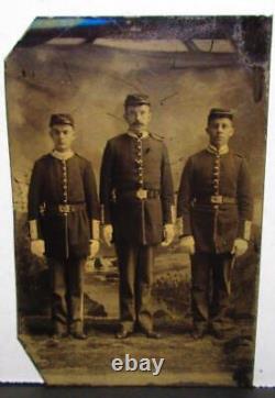 1860's Tintype of 3 Civil War Soldiers