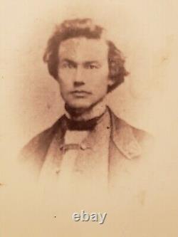 1860s CIVIL WAR SOLDIER. RARE CABINET CARD. COURAGIOUS HERO