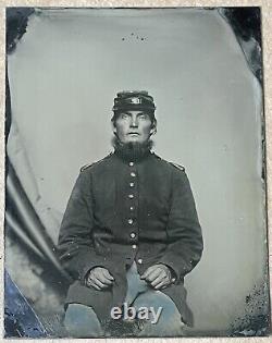 1861-65 Nice Civil War Union Soldier, 1/4 Plate Tin Type, Gotta-Percha Case