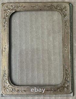 1861-65 Nice Civil War Union Soldier, 1/4 Plate Tin Type, Gotta-Percha Case