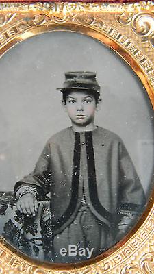 ANTIQUE CIVIL WAR ERA AMBROTYPE PHOTOGRAPH of YOUNG BOY in SOLDIERS UNIFORM