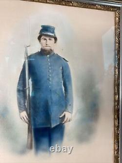 ANTIQUE FRAMED CIVIL WAR SOLDIER IN PASTEL With WEAPON NO ID 21x25