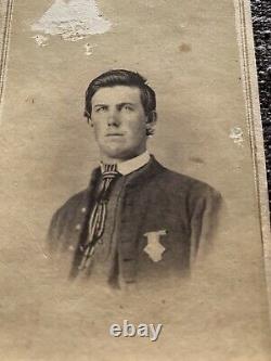 Antique CDV Photo Civil War Soldier Kentucky with 17th Corps Badge
