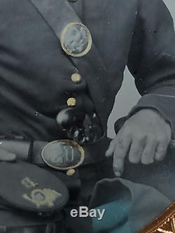Antique Civil War Infantry Company B Union Soldier & Gun Tintype & Full Case