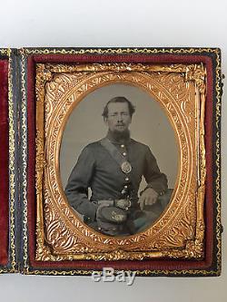 Antique Civil War Infantry Company B Union Soldier & Gun Tintype & Full Case
