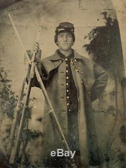 Antique Civil War Tintype Soldier Rifle Pyramid Rifles Bayonet Photograph CDV
