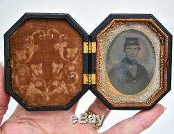 Antique Daguerreotype Civil War Soldier Gutta Percha Thermoplastic Union Cas