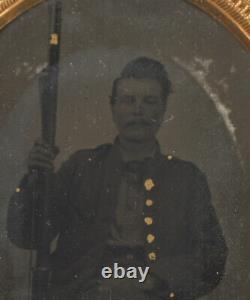 CASED AMBROTYPE OF GILDED CIVIL WAR SOLDIER With PERCUSSION MUSKET