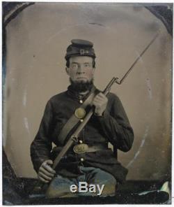 CIRCA 1860's CIVIL WAR 6th PLATE TINTYPE ARMED UNION INFANTRY SOLDIER