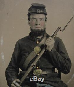 CIRCA 1860's CIVIL WAR 6th PLATE TINTYPE ARMED UNION INFANTRY SOLDIER