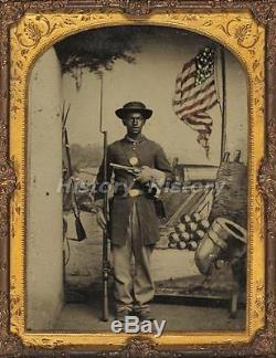 CIVIL WAR PHOTOGRAPH Unidentified African American Union soldier