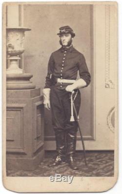 Ca 1860's CIVIL WAR CDV ARMED UNION CAVALRY SOLDIER by COOPER of PHILADELPHIA