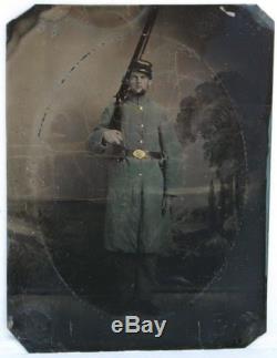 Ca 1860s CIVIL WAR 1/4 PLATE TINTYPE ARMED UNION INFANTRY SOLDIER SUPPORT ARMS