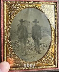 Civil War 1/4 Tintype Photo Of 2 Soldiers Outside In Front Of Building