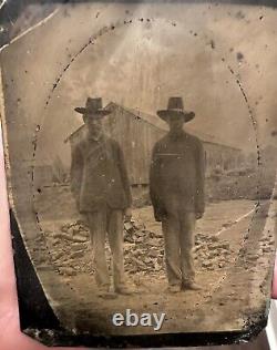 Civil War 1/4 Tintype Photo Of 2 Soldiers Outside In Front Of Building