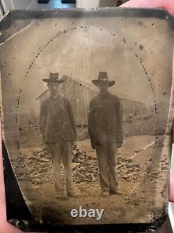 Civil War 1/4 Tintype Photo Of 2 Soldiers Outside In Front Of Building