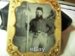 Civil War 6th Plate Tin Type Union Soldier Pistol, Rifle, Nice GUTTA PERCHA Case