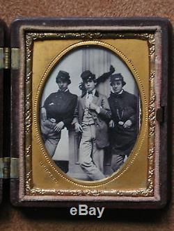 Civil War Era Gutta Percha Case Gold Framed Oval (1/9 Plate) of 3 Union Soldiers