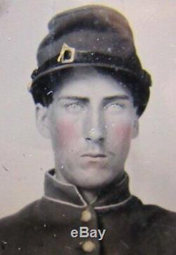 Civil War Soldier Photo Ambrotype Memorabilia withColt Revolver