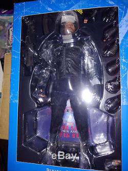 Hot Toys MMS351 Captain America Civil War Winter Soldier Bucky NEW