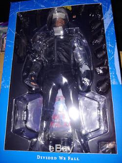 Hot Toys MMS351 Captain America Civil War Winter Soldier Bucky NEW