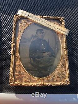 Identified Civil War 1/4th Plate Tin Type Of 60th New York Soldier With Backdrop