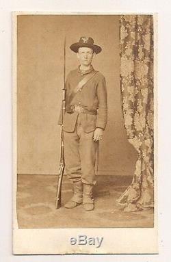 KILLER CIVIL WAR PERIOD CDV OF ARMED SOLDIER LONG RIFLE MARKED HAT BOOTS