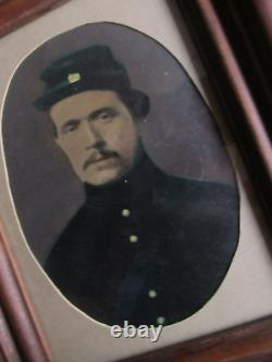LG CIVIL WAR Soldier MEMORIAL / MOURNING Photo in Orig Frame, Full Plate Tintype