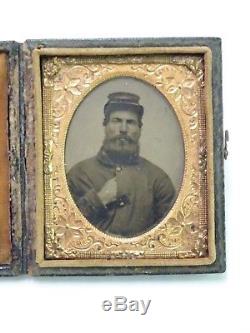 Original Tintype Civil War UNION Soldier Photo with Case Hand over Heart