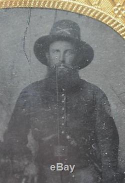 RARE Original Cased Antique Civil War Photograph Soldier Sword Uniform Tintype