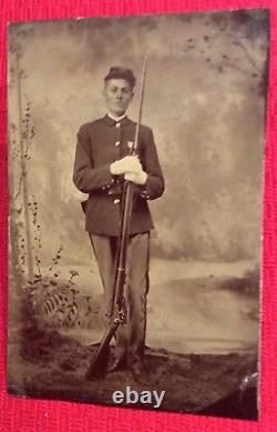 Rare Antique Full Plate Civil War Photo Tintype Of Soldier With Gun