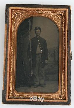 Tintype CIVIL War Era Soldier With Musket And Bayonet. Gold Tinting. 1/9th Plate