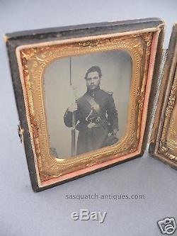 TRIPLE ARMED PISTOL BOWIE RIFLE CIVIL WAR SOLDIER & SWEETHEART TINTED AMBROTYPE