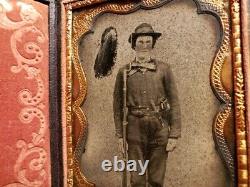 Triple armed Union soldier quarter plate ambrotype problems, but cheap