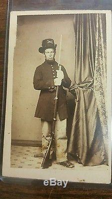 Union Civil War Soldier CDV Image Unidentified with Rifle & Hardee Plumed Hat