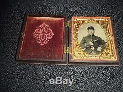 VINTAGE AMBROTYPE PHOTOGRAPH CIVIL WAR SOLDIER WITH PISTOLS 1/9 PLATE
