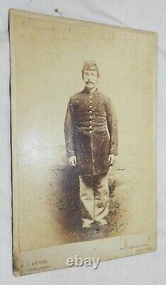 Vintage Cabinet Card photograph of Civil War Soldier in Uniform