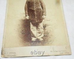 Vintage Cabinet Card photograph of Civil War Soldier in Uniform