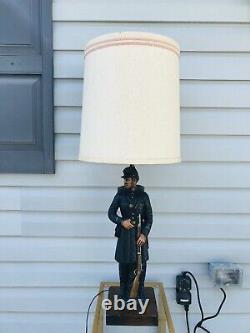 Vintage Large DUNNING IND. 1971 Civil War Revolution SOLDIER LAMP Original Shade